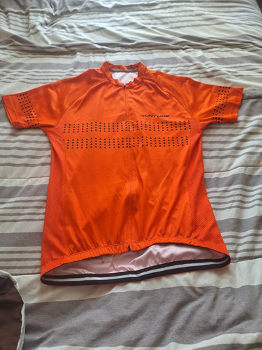 Tricota Altitude Naranja Talla L, Impecable, Se Usó 1 Vez.