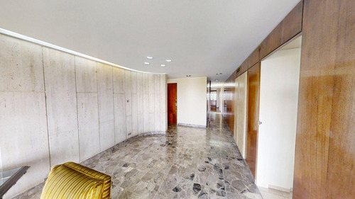 Departamento De 4 Ambientes En Venta En Flores.