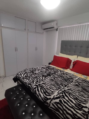 Apartamento En Venta En La Guaira Urbanizacion Caribe Remodelado