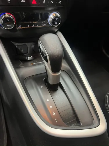 Chevrolet Onix 1.0T Premier Sedan At