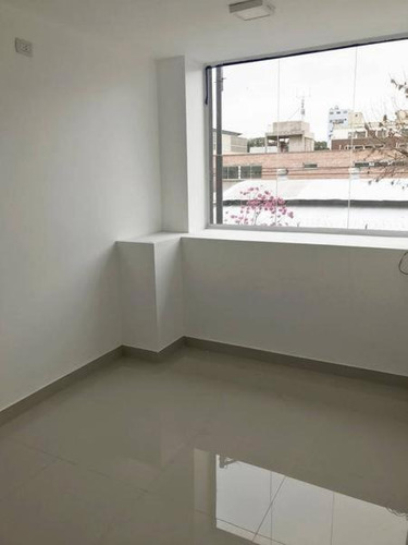 Imagen 3 de 7 de Deposito Oficinas En Parque Patricios Venta