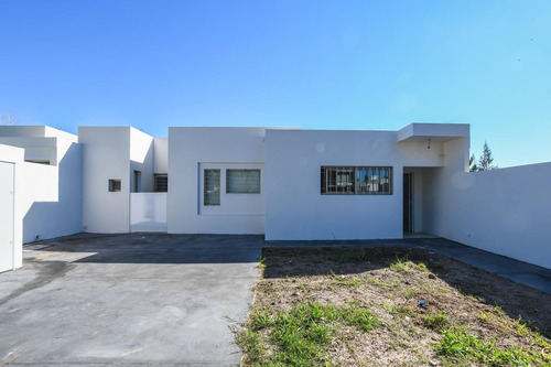 Imagen 2 de 21 de Casa De 3 Dormitorios En Venta A Estrenar En Aldea Fisherton