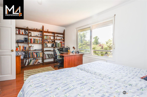 Hermosa Casa Aislada Con Excelente Conectividad Las Condes