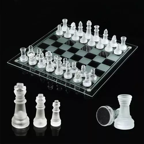 Jogo de xadrez em vidro.  Xadrez jogo, Tabuleiro de xadrez, Jogo