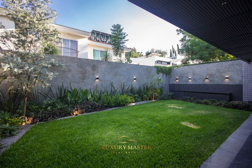 Casa De Lujo En Venta En Valle Real