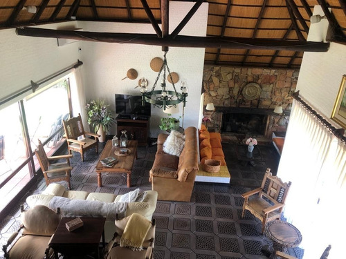 Imagen 10 de 24 de Casa Punta Del Este Lugano Con Piscina Climatizada- Blancanieves