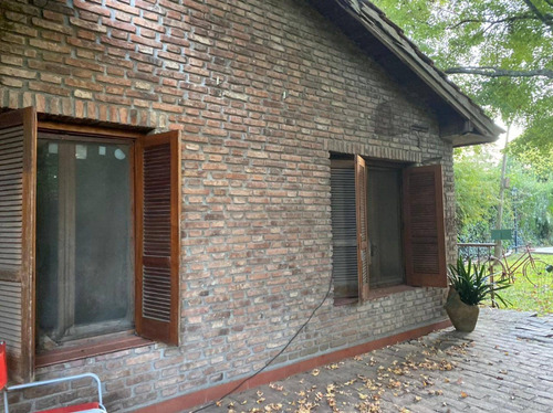 Casa Dos Dormitorios A Reciclar En City Bell