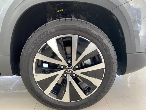 Imagen 17 de 20 de Volkswagen Taos 1.4 250 Tsi Highline Vw Alra S.a 12