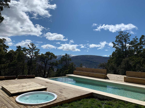 Casa En Venta - 4 Dormitorios 5 Baños - Cochera - 500mts2 - San Martín De Los Andes