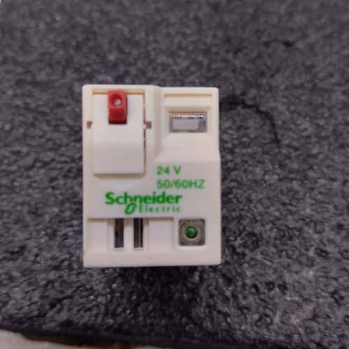 Relevador De Control Schneider 6a 4na-nc 24vca Rxm4ab2b7 (Usado)