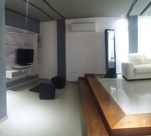 Imagen 4 de 13 de Townhouse Ubicado En La Urb Vista Mar En Agua De Vaca