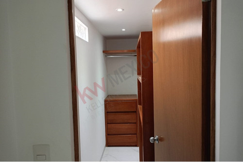 Renta De Departamento Duplex, 2 Recamaras Y Cajón Independiente En Georgia, Nápoles