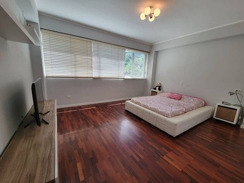Imagen 19 de 30 de Alquilo Lujoso Apto 275 Mts (3.000 Sq/ft), 4 Hab, 5 Baños, Piscina, Seguridad 24 Hrs, Cámaras De Seguridad, 3 Puestos.