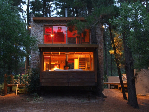 Imagen 4 de 10 de Casa En Bosque Para Cuatro Personas
