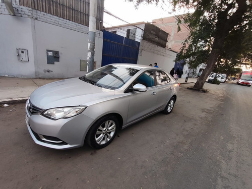 Es Un Sedán Con Motor De 1.5 Litros