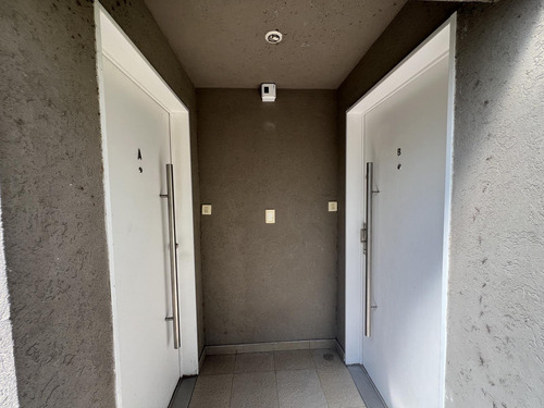 Loft De Dos Ambientes A Metros De Belgrano R Con Cochera.
