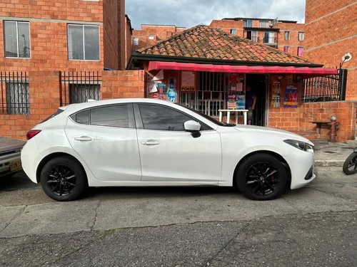 Mazda 3 Hatchback 2016
