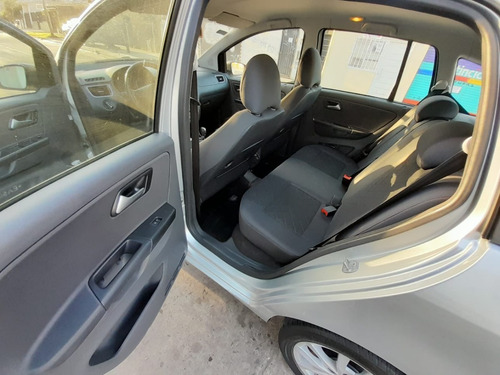 Imagen 10 de 18 de Volkswagen Suran Highline I-motion 2013
