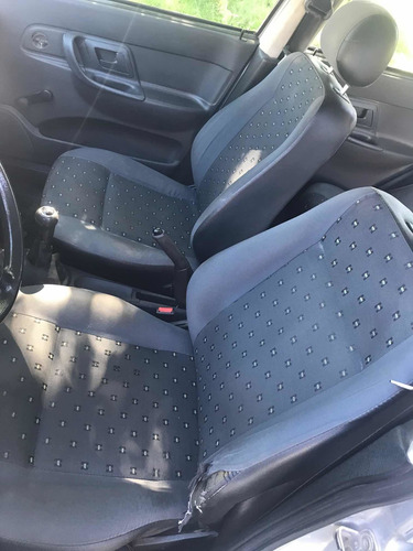 Volkswagen Polo 1.6 Nafta
