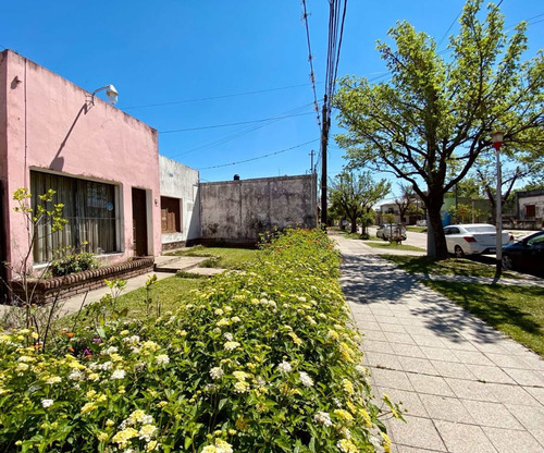 Imagen 4 de 23 de Casa, Venta- 4 Bv- Gran Terreno-centro Reconquista