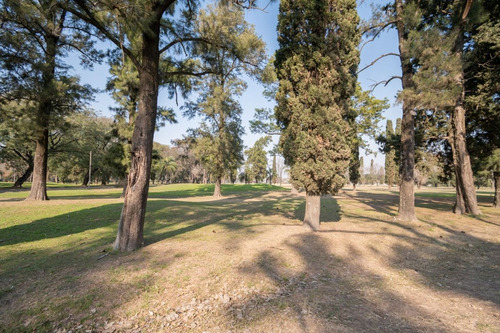 Amplio Lote En Country Los Molinos