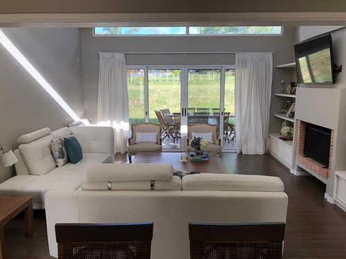 Venta Casa En Altos De La Tahona