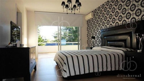 Imagen 12 de 28 de Casa En Mansa, 4 Dormitorios, Piscina Climatizada, En Barrio Privado, Punta Del Este