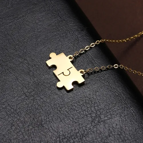 Collar Para Mujer Con Dije Puzzle Rompecabezas Color Oro