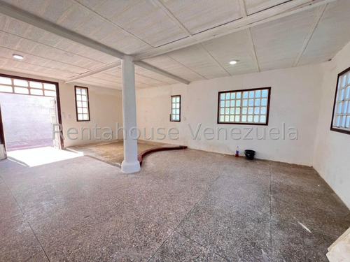 Excelente Casa Tipo Townhouse En Venta En Santa Rosalía Cagua Hermoso Jardín Excelente Zona Agua Seguridad Nela 25-21613