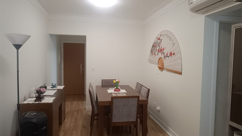 Apartamento De Dois Dormitórios Com Móveis Planejados.
