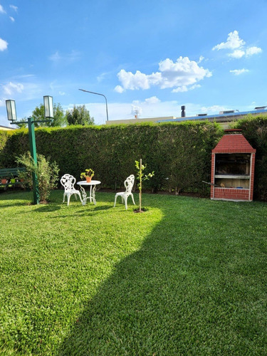 Imagen 14 de 15 de Hermosa Casa 4 Ambientes Con Parque En Los Robles