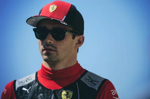 Gorra del piloto Charles Leclerc 2023 - Scuderia Ferrari F1