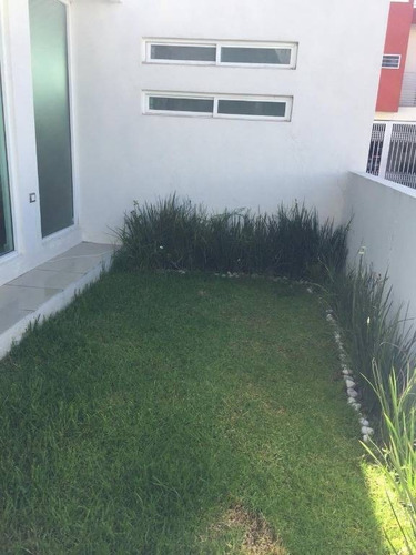 Imagen 5 de 24 de Casa En Venta En Juan C Bonilla Sobre Bulevard A Huejotzingo. Frac.el Capulin