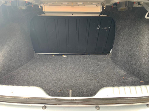 Volkswagen Voyage 1.6 101cv