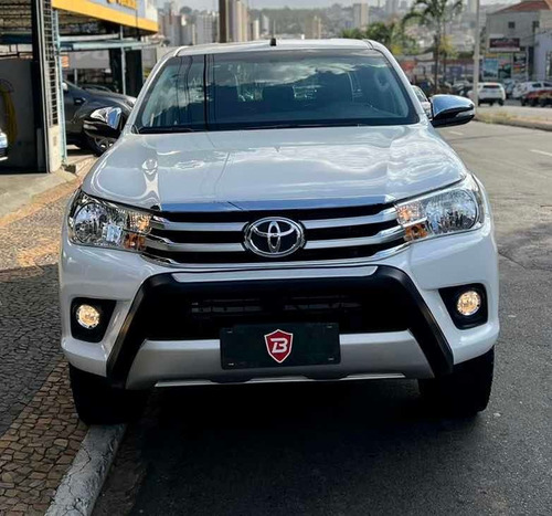 Imagem 9 de 10 de Toyota Hilux 2017 2.7 Srv Cab. Dupla 4x2 Flex Aut. 4p