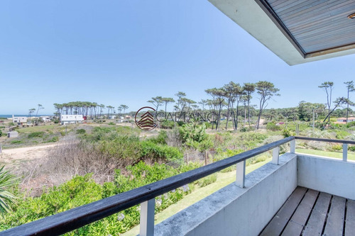 Excepcional Chalet De 2 Plantas Con Vista Al Mar!- Ref: 2245