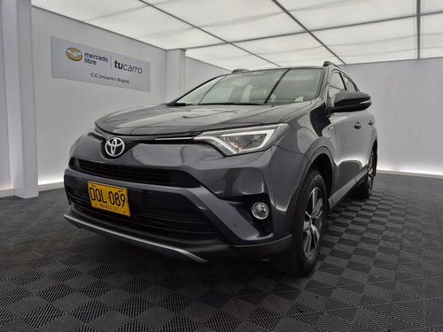 Toyota RAV4 2.0 Street