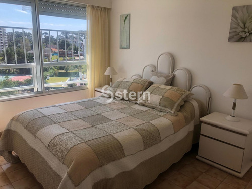 Imagen 18 de 30 de Venta Apartamento 3 Dormitorios Y Dependencia, Playa Mansa, Punta Del Este