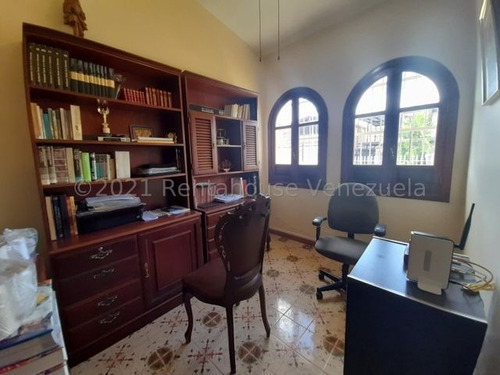 Imagen 13 de 15 de Leida Falcon Rentahouse Vende Casa En Las Chimeneas Valencia 22-4066 Lf