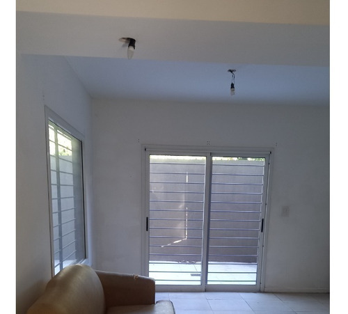 Imagen 3 de 28 de Duplex Tipo Casa Lomas De Zamora