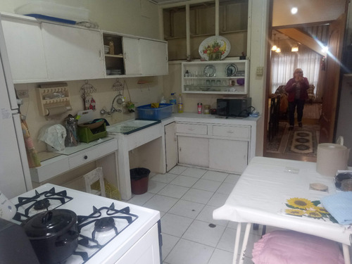 Casa De Venta En La Calle Reina Victoria Y Santa Maria - Quito