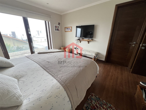 Linda Casa Moderna En Excelente Estado En Lomas De Montemar.