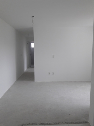 Apartamento No Bairro Ferrazopolis Em Sao Bernardo Do Campo Com 02 Dormitorios - V-30327