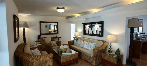 Casa Sola En Venta, Con Alberca, 2 Bungalows, Limites Con Cuernavaca