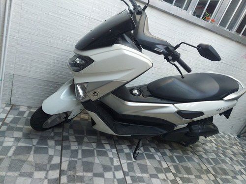 Imagem 1 de 5 de Yamaha Nmax