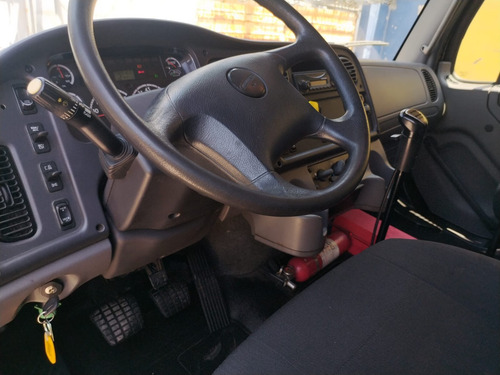 Freightliner 2017 Torton Caja Seca 28 Pies Cummins Isl350 Hp