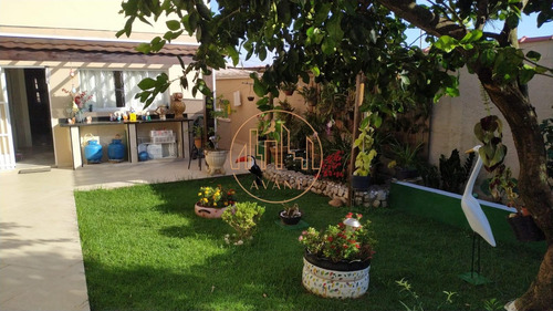 Imagem 1 de 17 de Excelente Casa No Jardim Terras De São João Em Jacareí - 4698