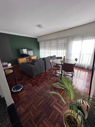 Venta De Apartamento De 3 Dormitorios En Cordon - Gran Metraje Y Patio