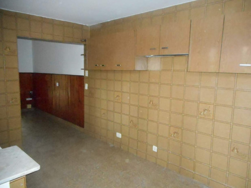 En Alquiler! Casa 3 Dormitorios - Patio C Asador Cochera ¡pleno B Jardin!
