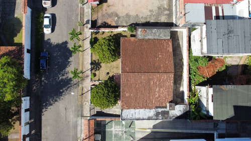 Casa De Un Solo Nivel En Las Acacias 